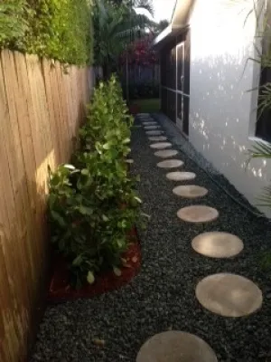 Falcon professional Lawn Services - Lawn Edging & Trimming in Miami, FL