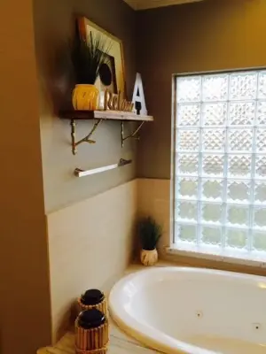 Sienna Plantation Bathroom Staging in Missouri City, Texas — Interior Design & Decorating project by Bbrand Interiors