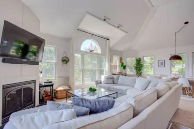 Coastal Retreat of the Outer Banks — Interior Design & Decorating project by Savvy By Design LLC