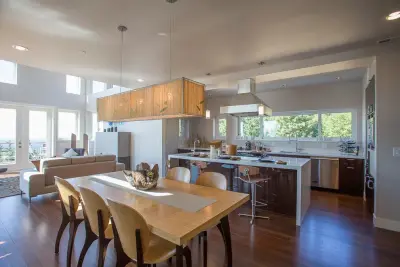 Issaquah Heights by Coates Design Architecture + Interiors