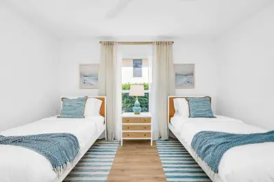 Creative Elements By Jen - Window Installation & Replacement in Lake Worth, FL