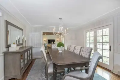 Parkwood Knolls Home — Interior Design & Decorating project by Timothy Briscoe Interiors