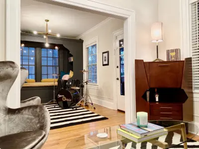Classic Retro Rock — Interior Design & Decorating project by Tweak Your Space