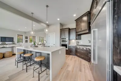 Crown Hill - Interior Design, Construction, and Merchandising by Four Seasons Design Team