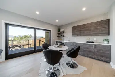 3914 Heathfield - Design and Construction with Merchandise by Four Seasons Design Team