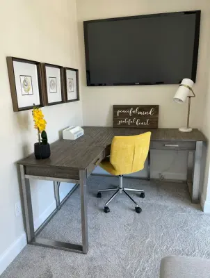 92 SETAUKET WOODS RENTAL UNITS — Interior Design & Decorating project by Gina Ireland Interiors