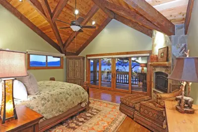 Luxury Mountain Retreat by the Lake in Lake Tahoe — Interior Design & Decorating project by Interior Motives