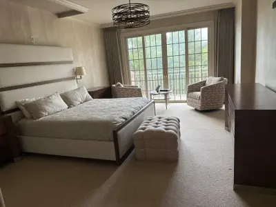 Zephyr & Zinnia Furniture and Home Decor - Custom Cabinets & Cabinetry in Winter Park, FL