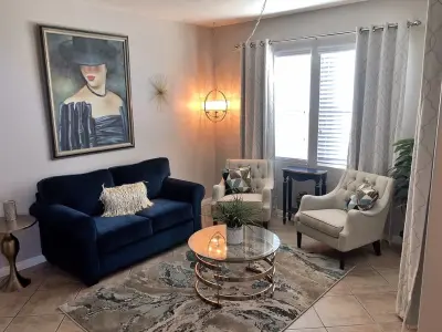 Chic and glamorous living area by Jill Nelson Design Service