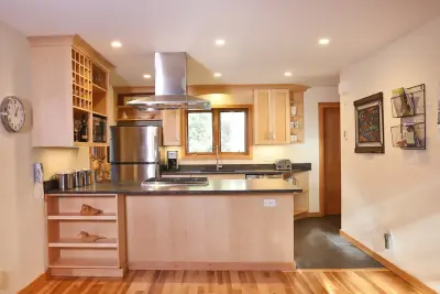 Breznick Cabinetmakers - Kitchen Remodeling in Londonderry, VT