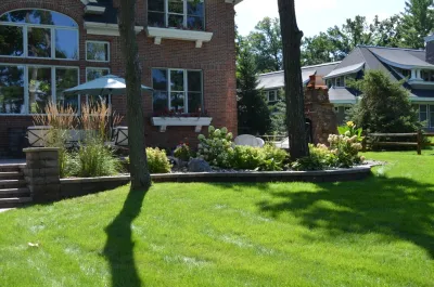Outdoor entertainer's dream by Landsburg Landscape Nursery
