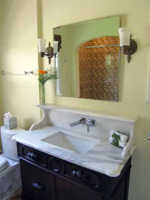 Calacatta Marble - Southeast Portland — Countertop Installation Services project by De La Tierra, INC
