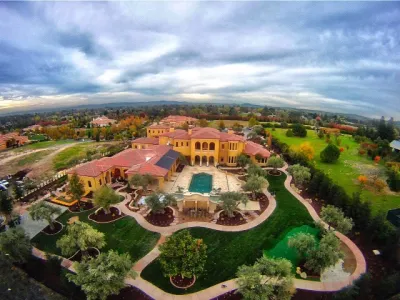 Le Estate — Landscape Design project by Bushnell Gardens & Landscape