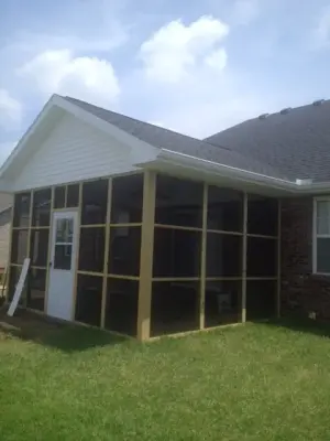 Head's Construction Inc - Roofing & Gutter Services in Evansville, IN