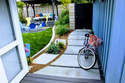Courtyards — Landscape Design project by California Eco Design, Inc. in Long Beach