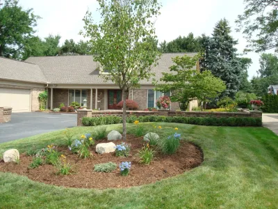 Lucia Landscaping Inc. - Tree & Shrub Care in Roseville, MI