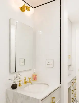 Glamorous Apartment in Brooklyn Heights by Designs By Human.