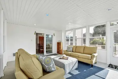 Carmen Lane by Wenz Home Furniture