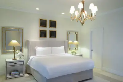 MIAMI BEACH SUNSET ISLAND I by Errez Design Inc.