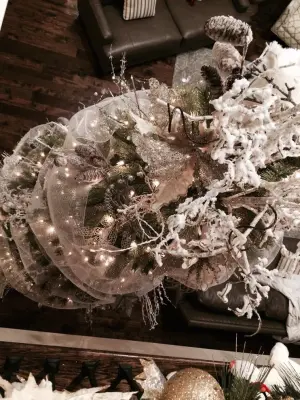 Holiday Decorations by Tanya Rynicke Interiors, LLC