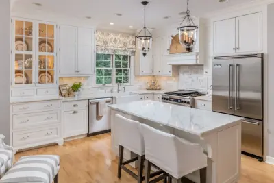 Traditional Kitchen and Beverage Area by Mary Norris Interiors