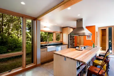 Musician's Residence (Container Home) — Interior Design & Decorating project by Coates Design Architecture + Interiors
