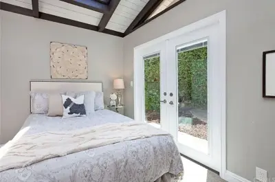 Dana Point Staging — Interior Design & Decorating project by HOM Staging & Design