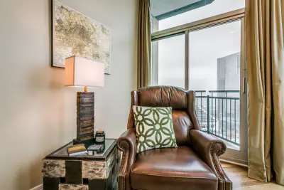 Fort Worth Highrise in the Downtown Area by Mission Accomplished Interior Design & Staging