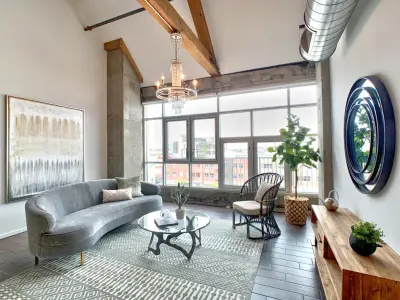 Urban Loft by Hyelee Design & Staging Avenue