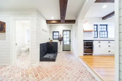 Five Acres Entryway — Interior Design & Decorating project by Baker Posey Design