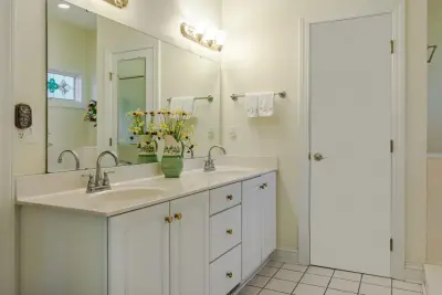 Governors Drive Staging by Fresh Interior Solutions, The Villages, FL — Interior Design & Decorating project by Fresh Interior Solutions