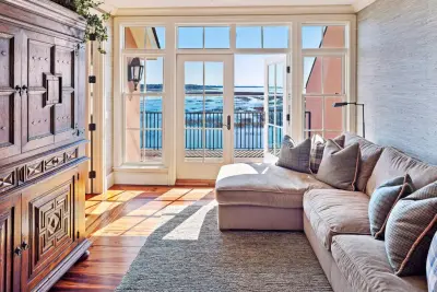Harbor Way Townhouse — Interior Design & Decorating project by Denise Stringer Interior Design