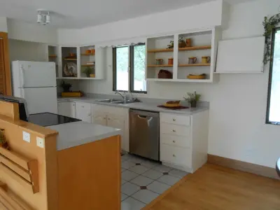 Lori Fry Decorating & Consulting - Kitchen Remodeling in Fairfield, IA