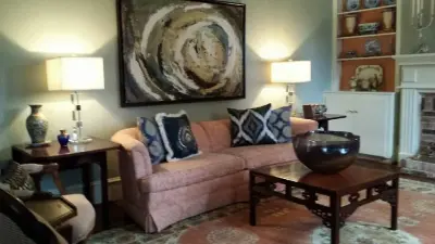 Home Staging: Transformation Showcase — Interior Design & Decorating project by Space: Interiors