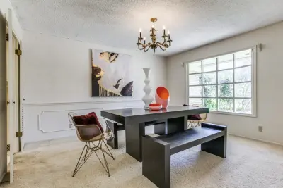 Staging Home at 13311 Cassia Way — Interior Design & Decorating project by Mummeinteriors