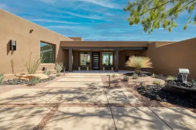 KAYENTA DESERT ESCAPE — Interior Design & Decorating project by Danielle Rios Design Studio