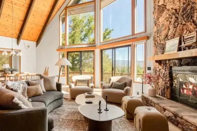 Caraline Sierota Interiors - Kitchen Remodeling in Altadena, CA