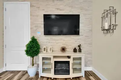 Nona Lake Townhouse — Interior Design & Decorating project by Lenore King Luxury Interiors