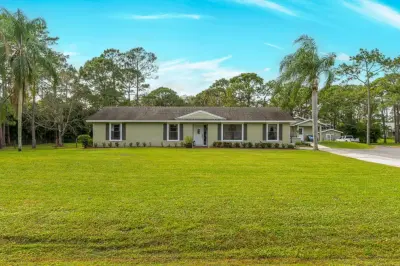 Creative Elements By Jen - Window Installation & Replacement in Lake Worth, FL