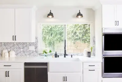 Ferrelo Kitchen Walkway — Interior Design & Decorating project by Johnson + Fernàndez Interior Design