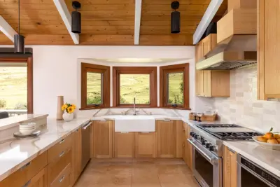 Contemporary Waimea Tailored Kitchen — Interior Design & Decorating project by Studio Palomino