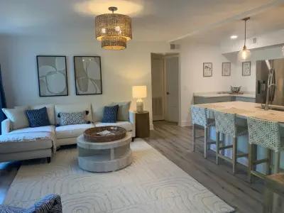 Mount Pleasant Apartment Interior Decoration — Interior Design & Decorating project by Michele Enersen Designs
