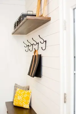 MUD ROOM — Interior Design & Decorating project by Michelle Ann Designs