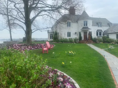 Beds and Borders - Annuals by Peter Atkins And Associates., LLC