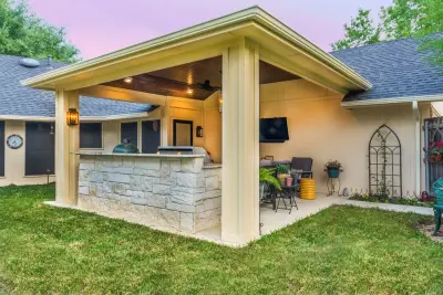 Outdoor Kitchen and Patio Cover by TCP Custom Outdoor Living