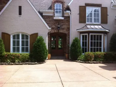 Riggins Painting LLC - Flooring Installation Services in Cordova, TN