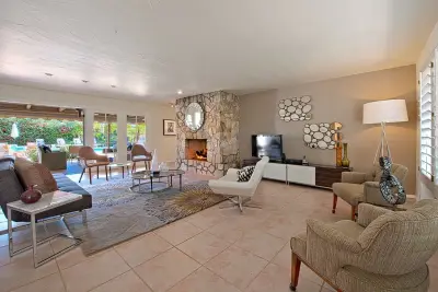 Palm Springs Holiday Rental 2 — Interior Design & Decorating project by Make It-Home