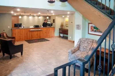 Phoenix Condominium Entrance — Interior Design & Decorating project by Steamboat Interiors, Corp.