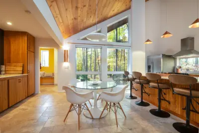 MidCentury Staging by Rapson — Interior Design & Decorating project by Bespoke Decor