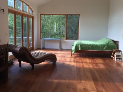 Crimson Cliff Contemporary Staging — Interior Design & Decorating project by Bespoke Decor